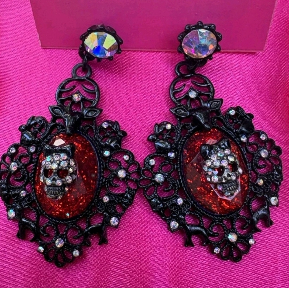 Betsey Johnson Vintage Dark Forest Black Skull Chandelier Earrings (NEW)
